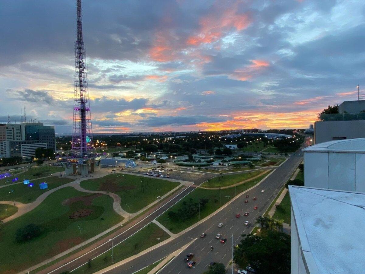 Flat Encantador No 7º Com Vista Pra Torre De Tv Бразилиа Экстерьер фото