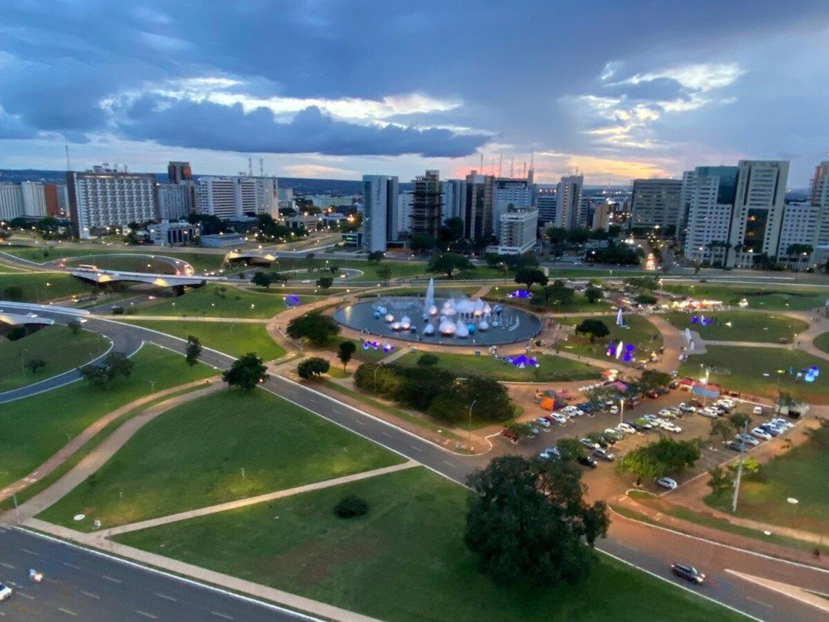 Flat Encantador No 7º Com Vista Pra Torre De Tv Бразилиа Экстерьер фото